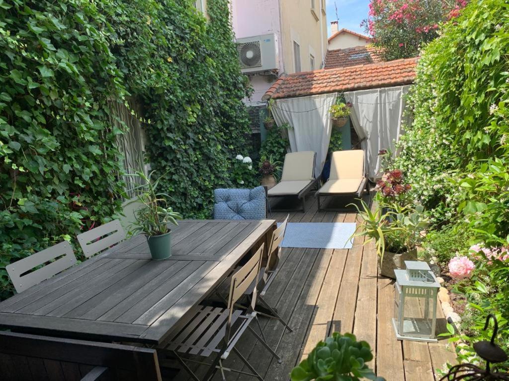 Appartement Complet Ou 2 Chambres De Charme En Centre-Ville Arles Exterior photo